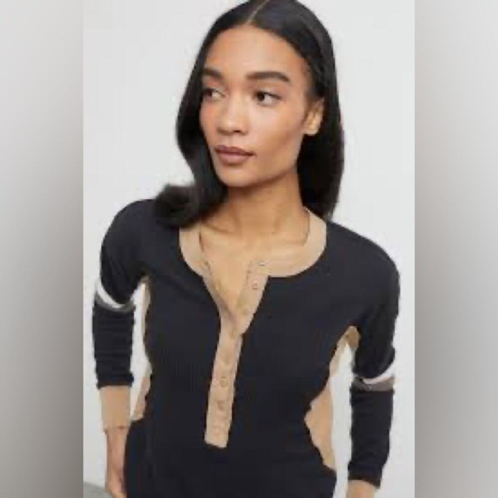 BDG Black and Tan Long Sleeve Waffle Knit Henley Top Size M